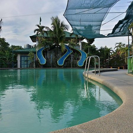 Villa Del Carmen Resort And Restaurant Bulacan Buitenkant foto