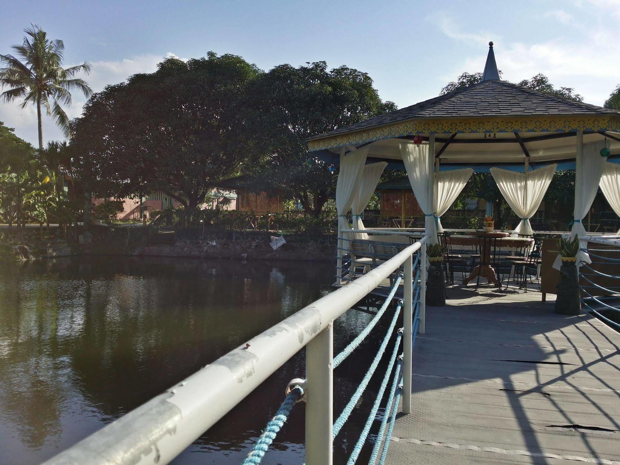 Villa Del Carmen Resort And Restaurant Bulacan Buitenkant foto